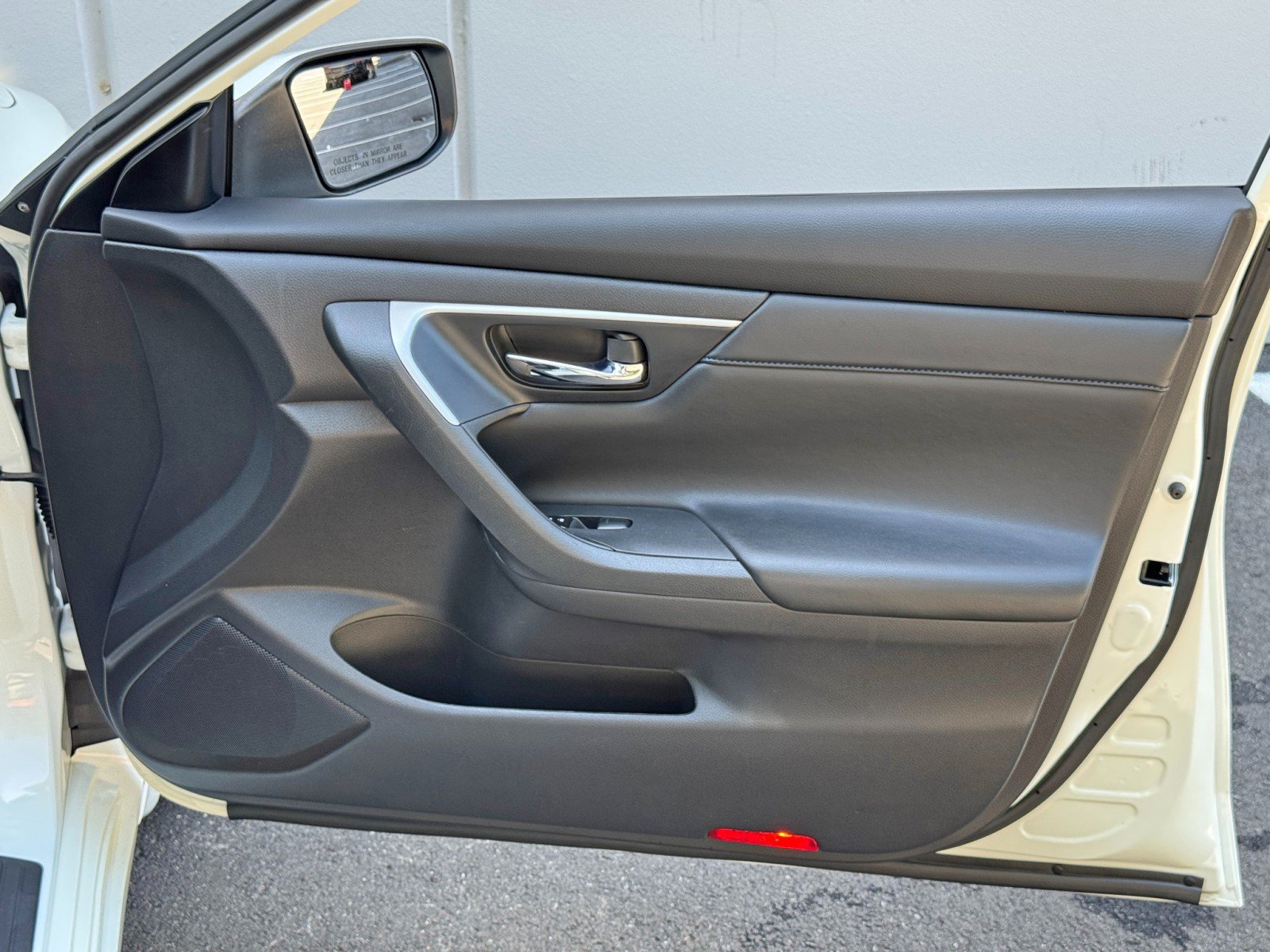 Used 2016 Nissan Altima 2.5 SR w/ LED Appearance Package FWD image 35