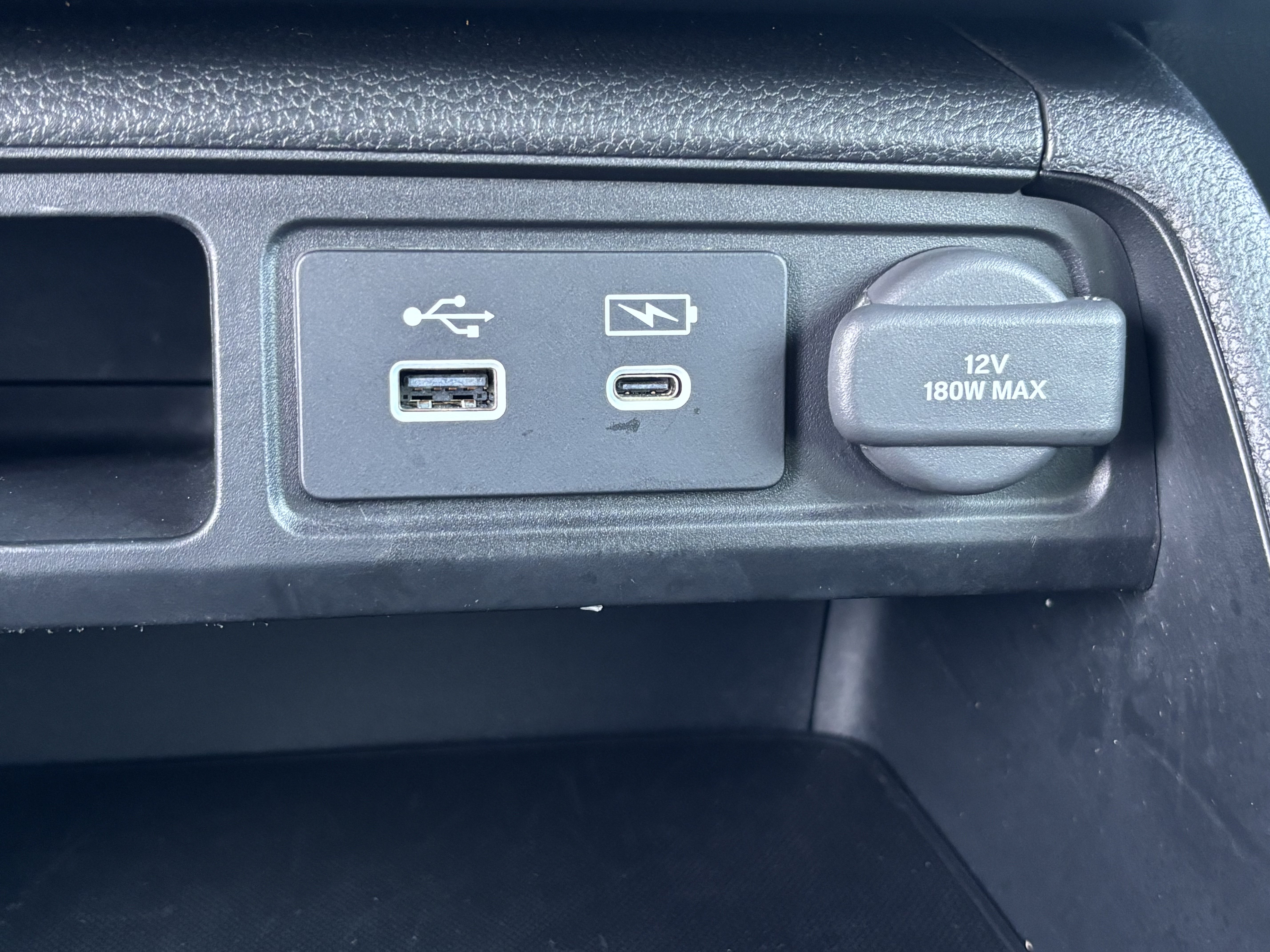 Used 2025 Honda Pilot Sport image 21