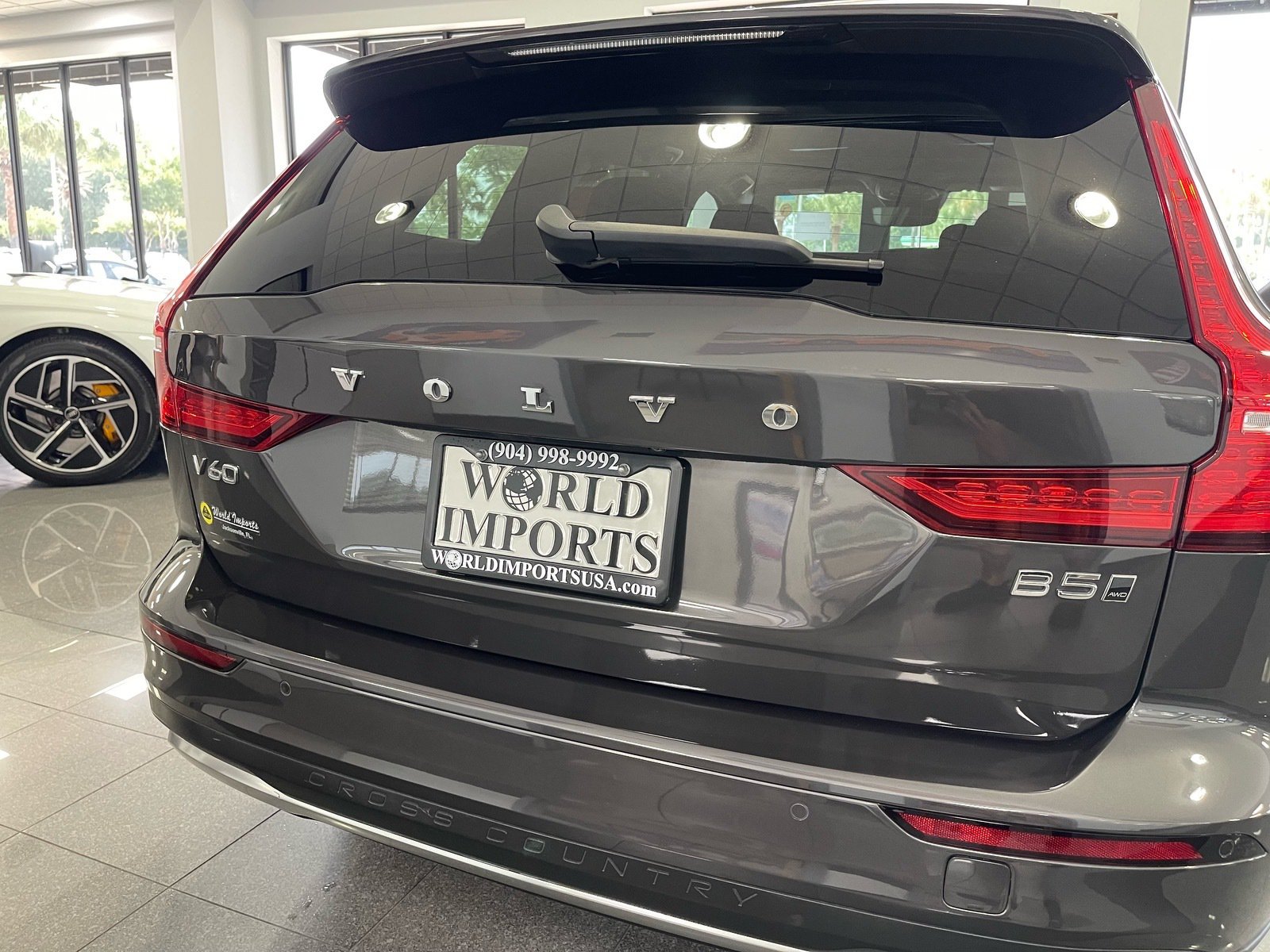 Used 2024 Volvo V60 B5 Cross Country Ultimate AWD/4WD image 18
