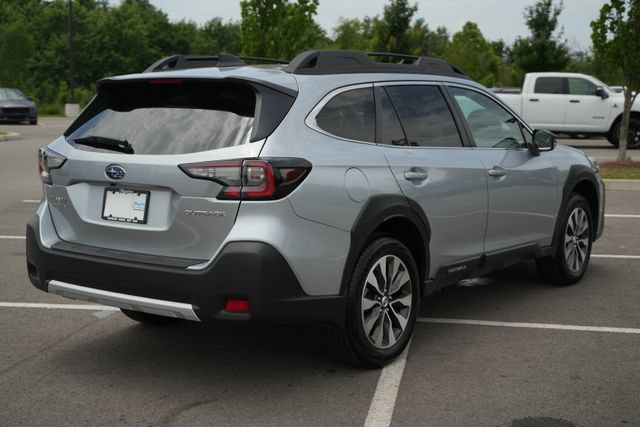 Used 2025 Subaru Outback Limited AWD/4WD image 7
