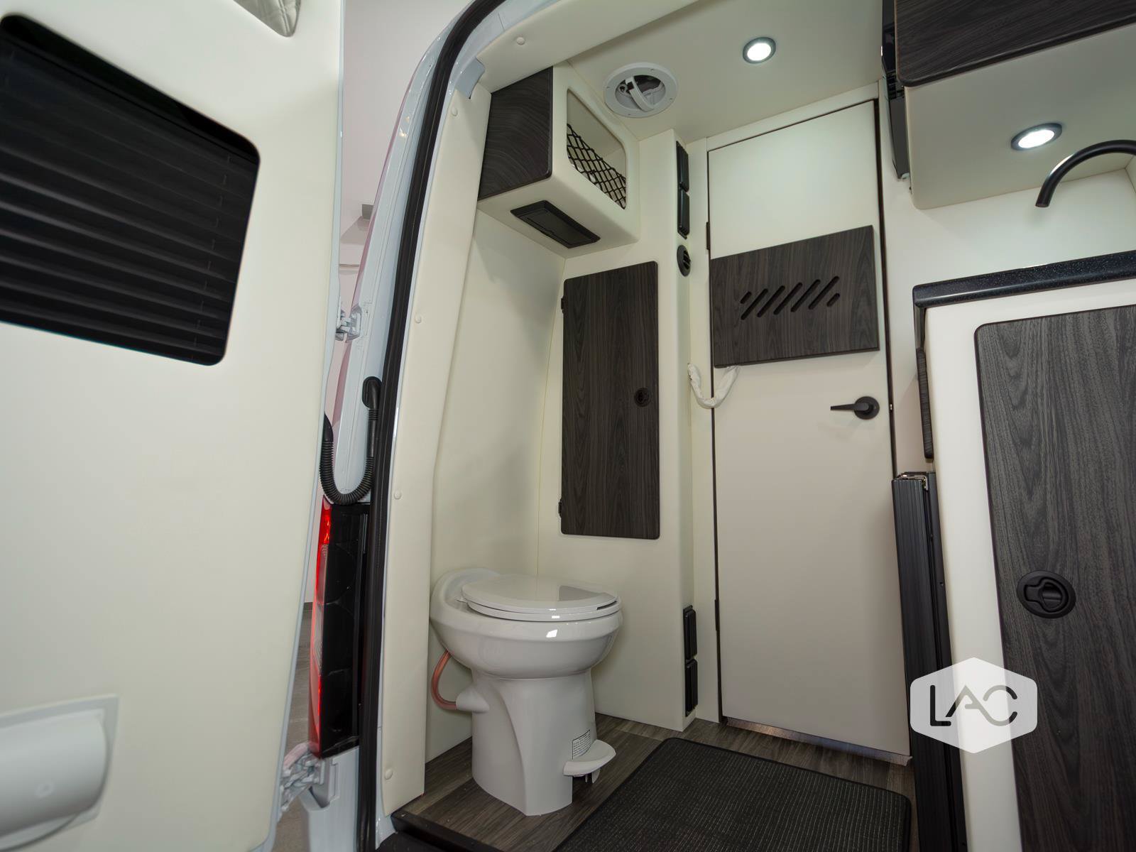 Used 2025 Mercedes-Benz Sprinter 3500 image 20
