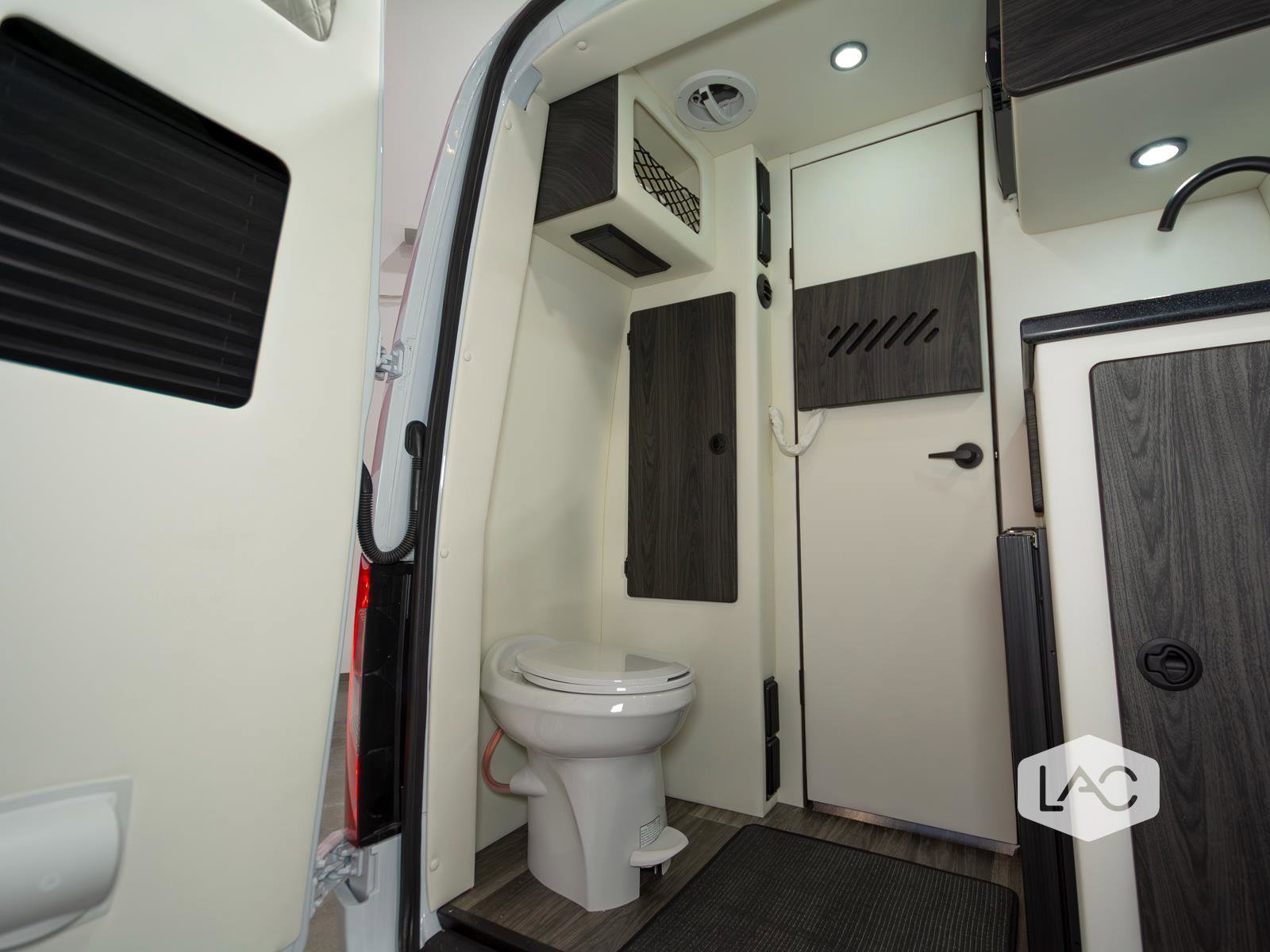 Used 2025 Mercedes-Benz Sprinter 3500 image 20