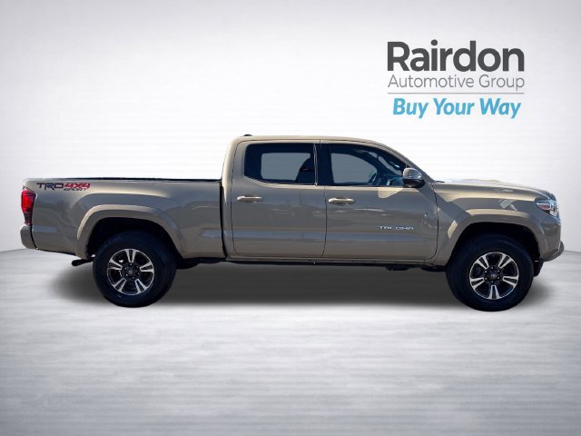 Used 2018 Toyota Tacoma TRD Sport w/ Technology Package AWD/4WD image 8