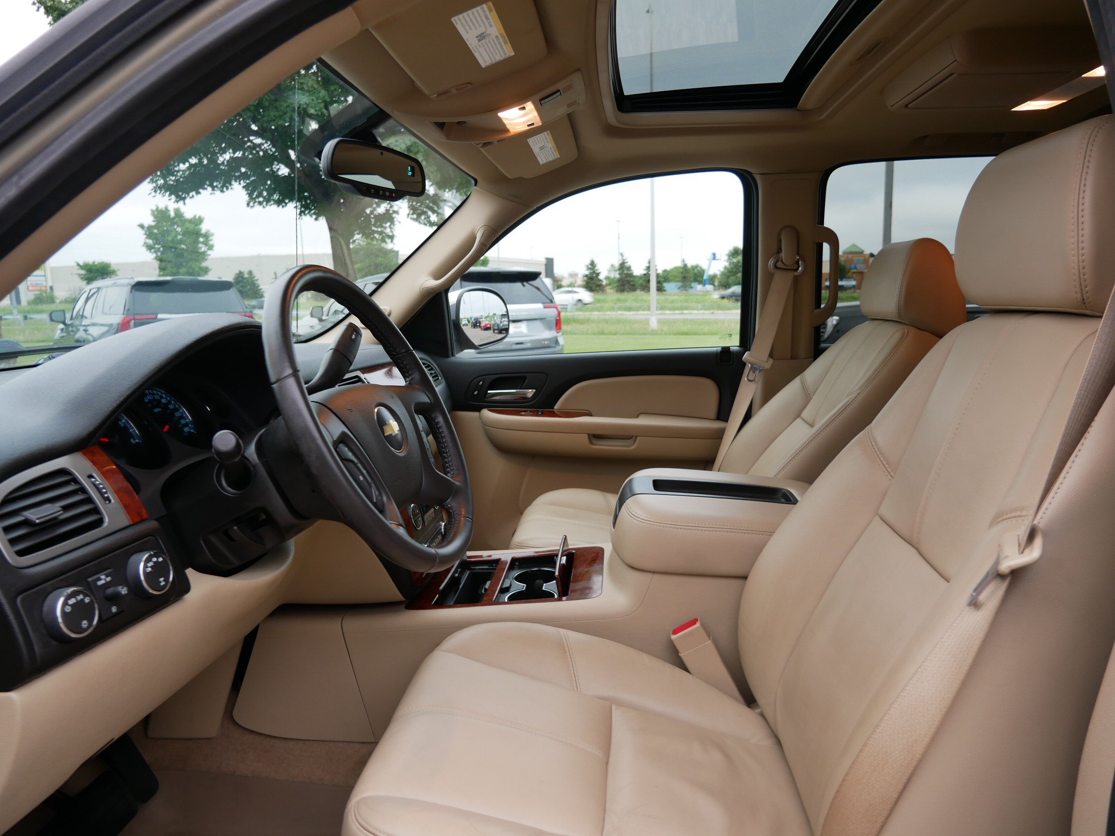 Used 2008 Chevrolet Avalanche LTZ w/ LTZ Preferred Equipment Group AWD/4WD image 9