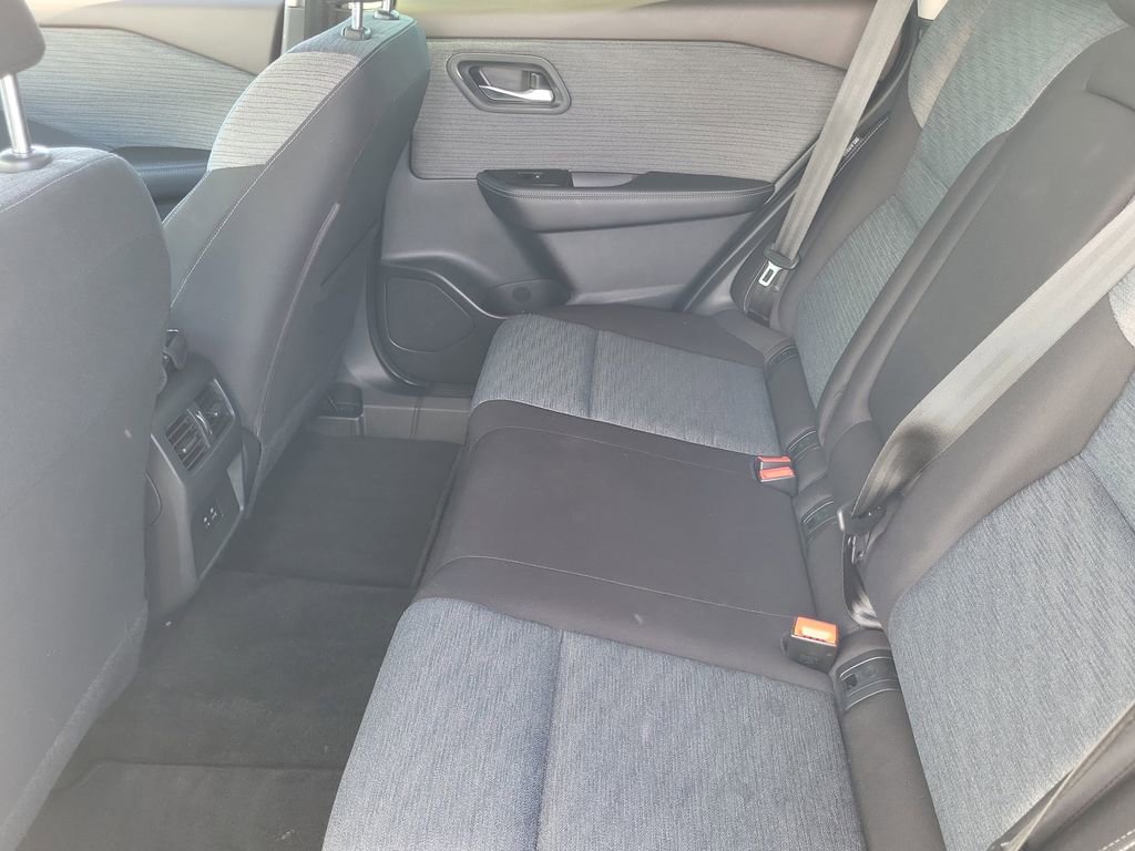 Used 2023 Nissan Rogue SV image 28