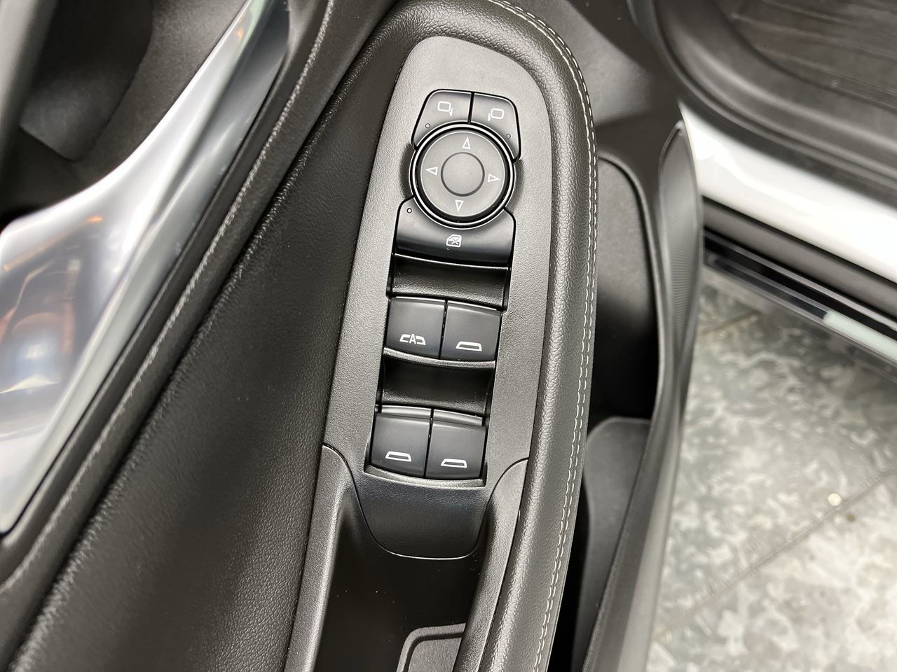 Certified 2024 Buick Encore GX Sport Touring w/ Comfort Package AWD/4WD image 8
