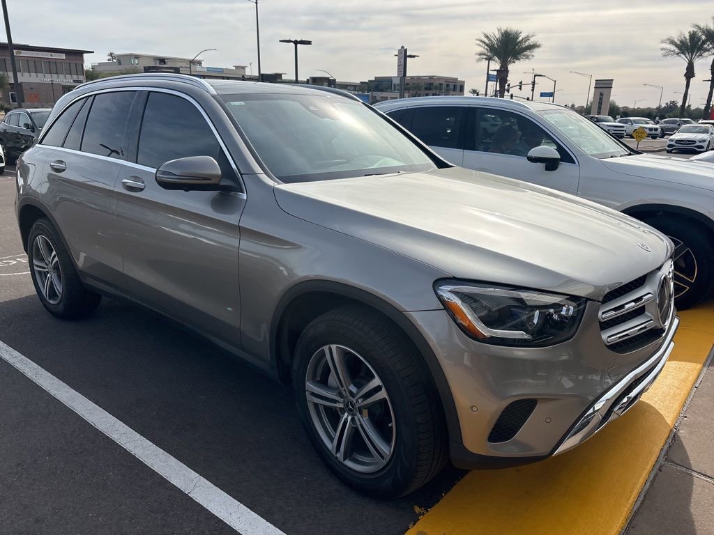 Used 2021 Mercedes-Benz GLC 300 4MATIC image 2