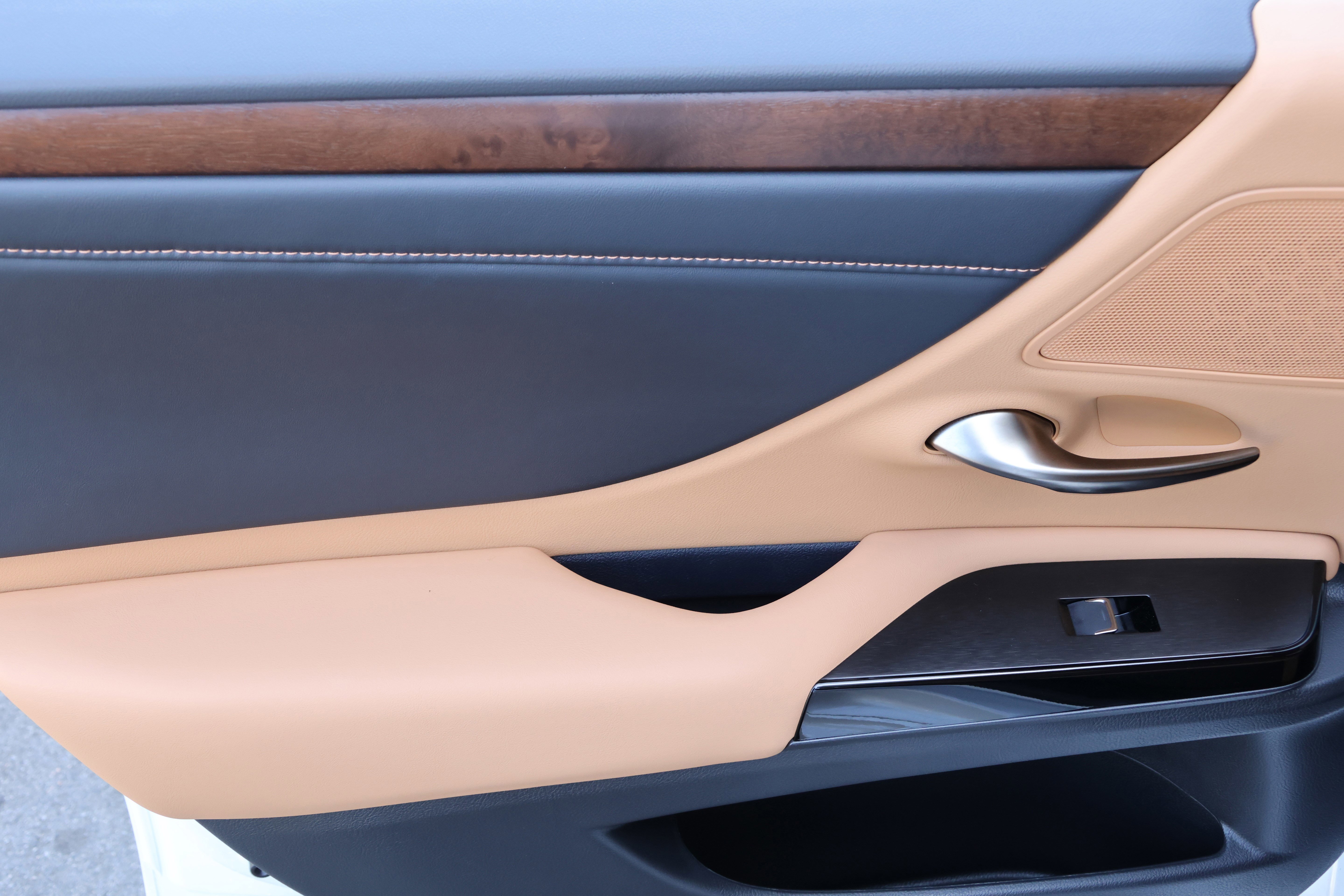 Certified 2025 Lexus ES 350 w/ Premium Package image 34