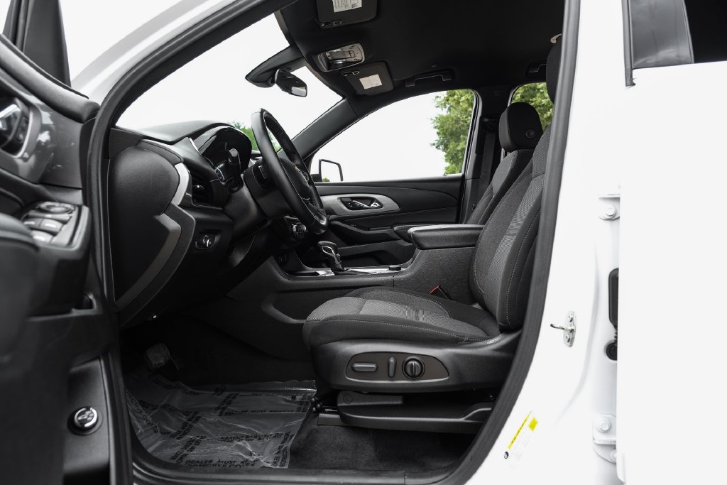 Used 2023 Chevrolet Traverse LT AWD/4WD image 4
