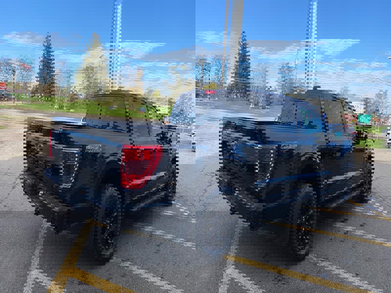 Used 2023 Ford F150 XLT w/ Equipment Group 302A High image 5