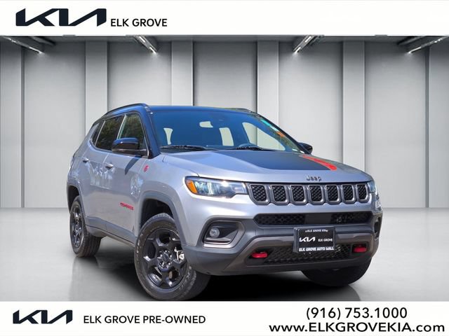 Used 2024 Jeep Compass Trailhawk AWD/4WD image 1