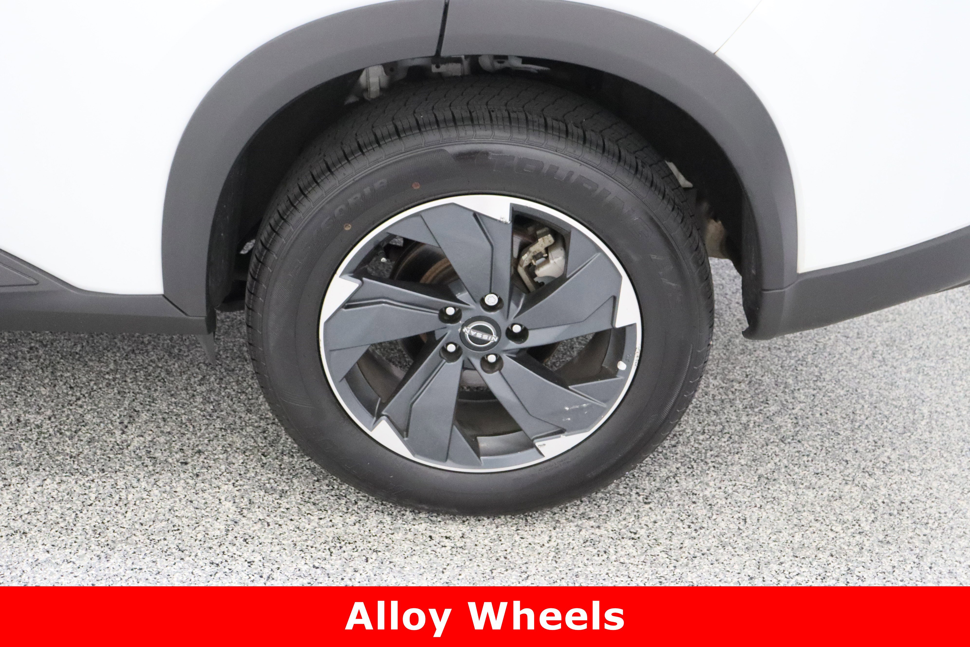 Used 2024 Nissan Rogue SV image 10