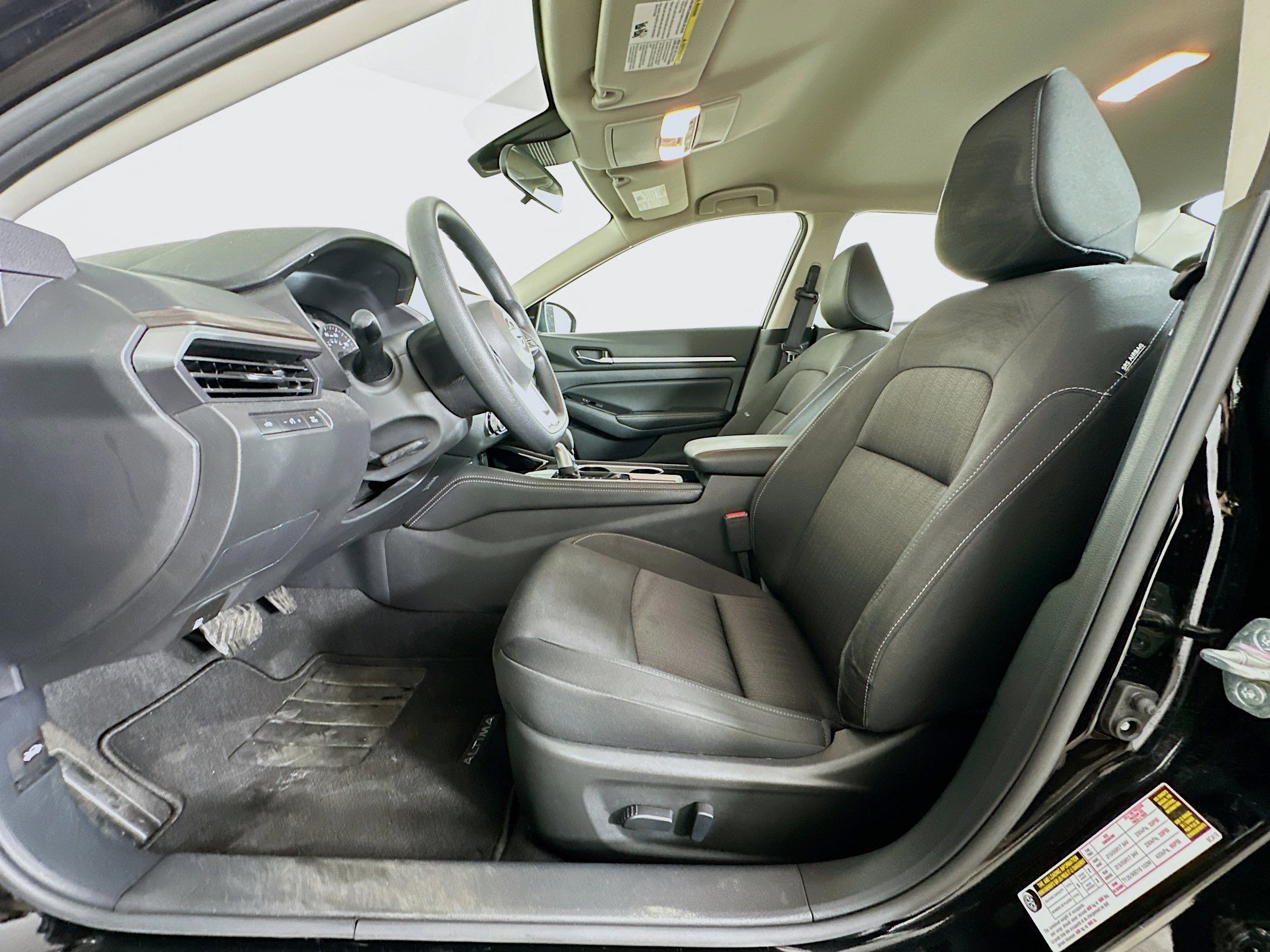 Used 2023 Nissan Altima 2.5 SV image 13