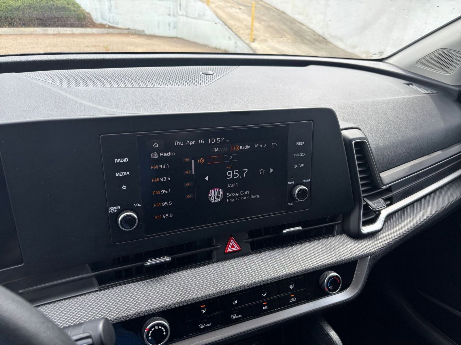 Used 2025 Kia Sportage LX FWD image 20