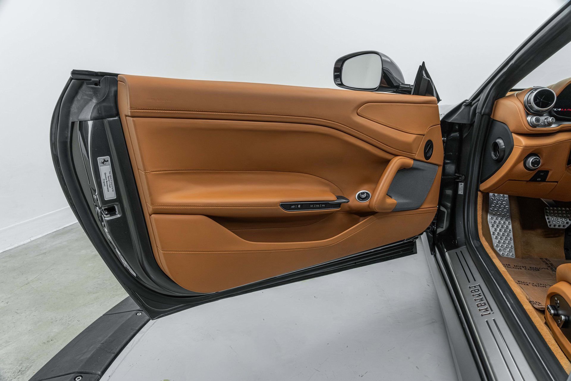 Certified 2019 Ferrari GTC4Lusso AWD/4WD image 18