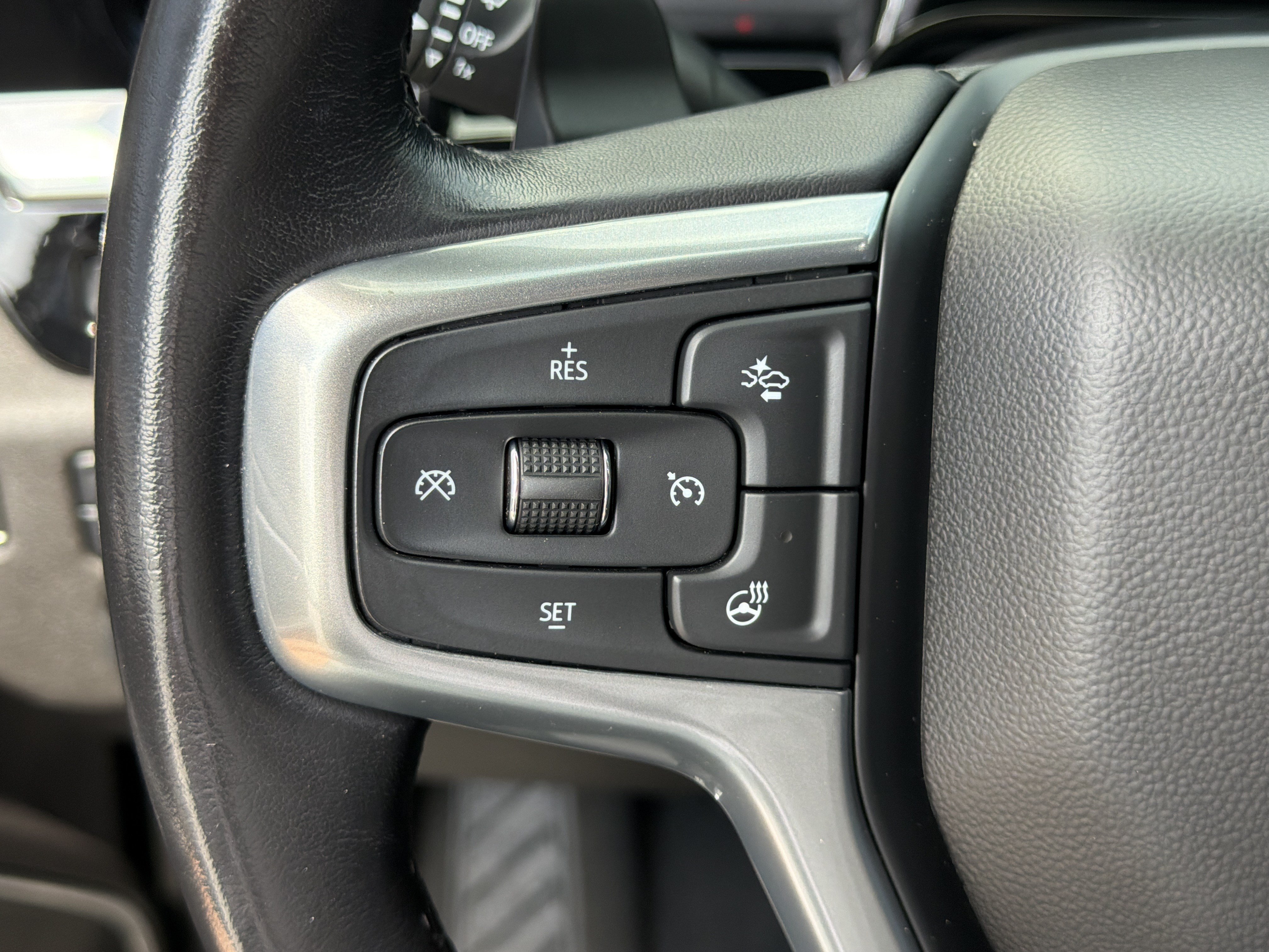 Used 2022 Chevrolet Silverado 1500 LTZ w/ Technology Package AWD/4WD image 30