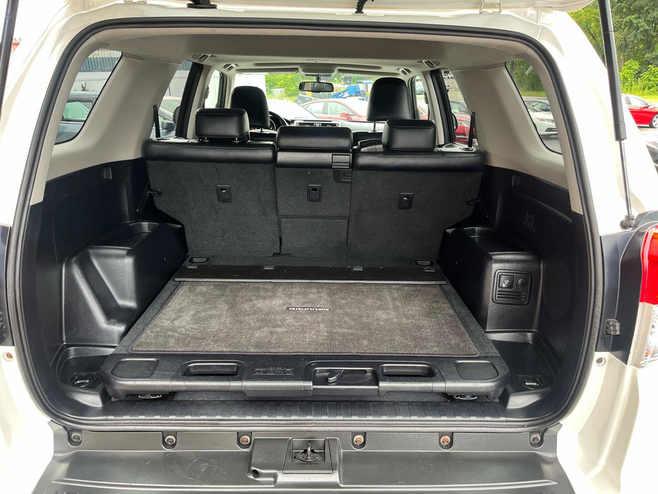Used 2010 Toyota 4Runner Limited AWD/4WD image 7