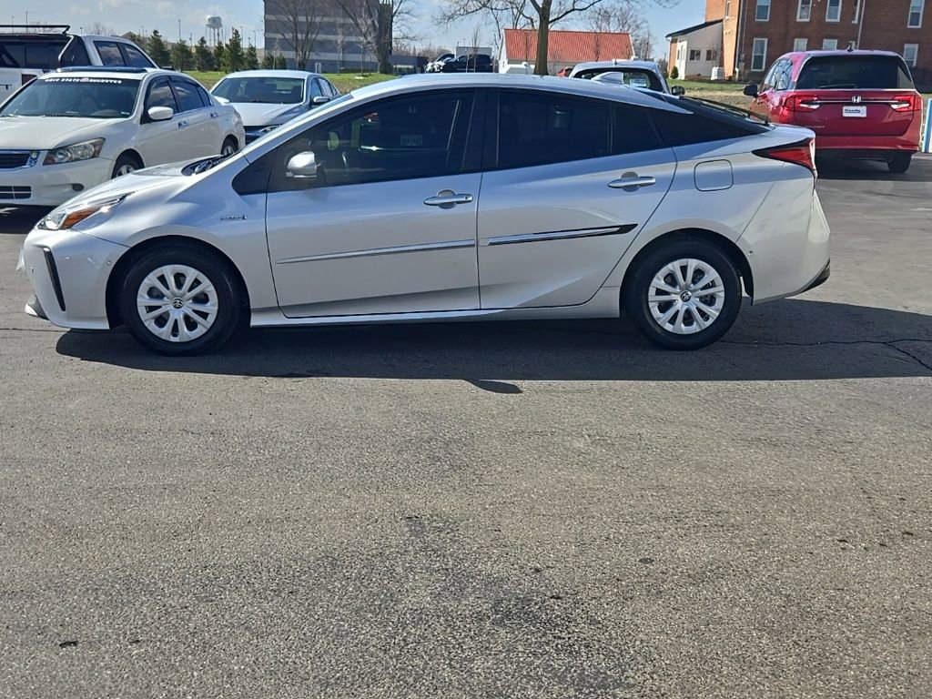 Used 2022 Toyota Prius LE image 3