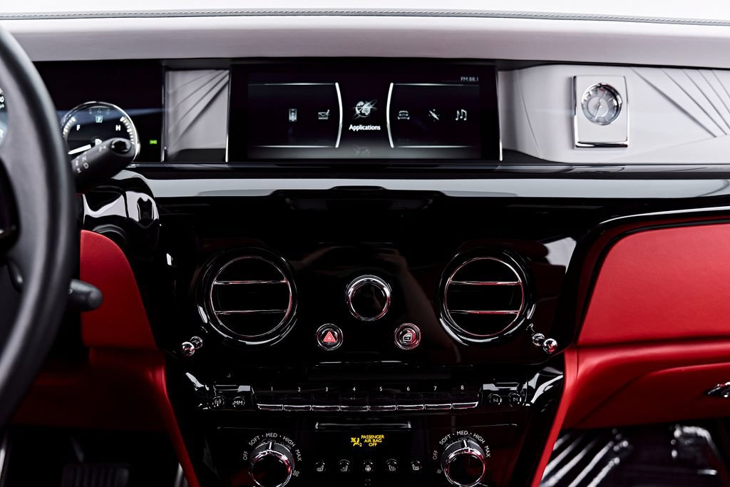 Used 2021 Rolls-Royce Phantom Sedan RWD image 89