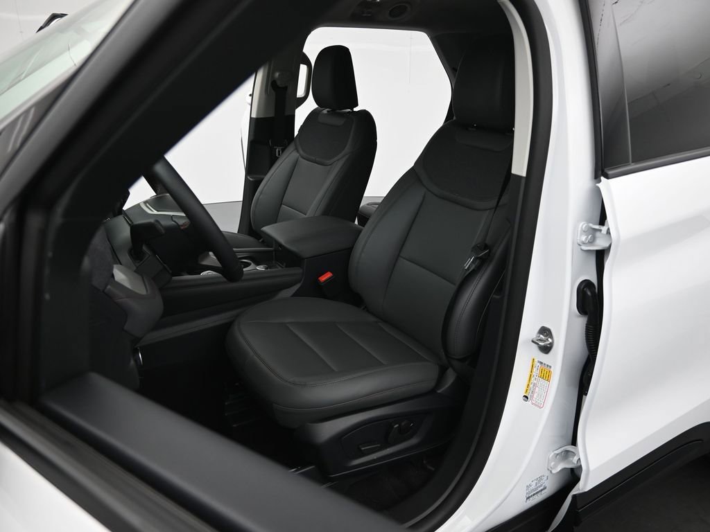 New 2026 Ford Explorer Active RWD image 8