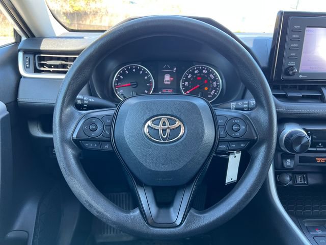 Used 2021 Toyota RAV4 LE FWD image 21