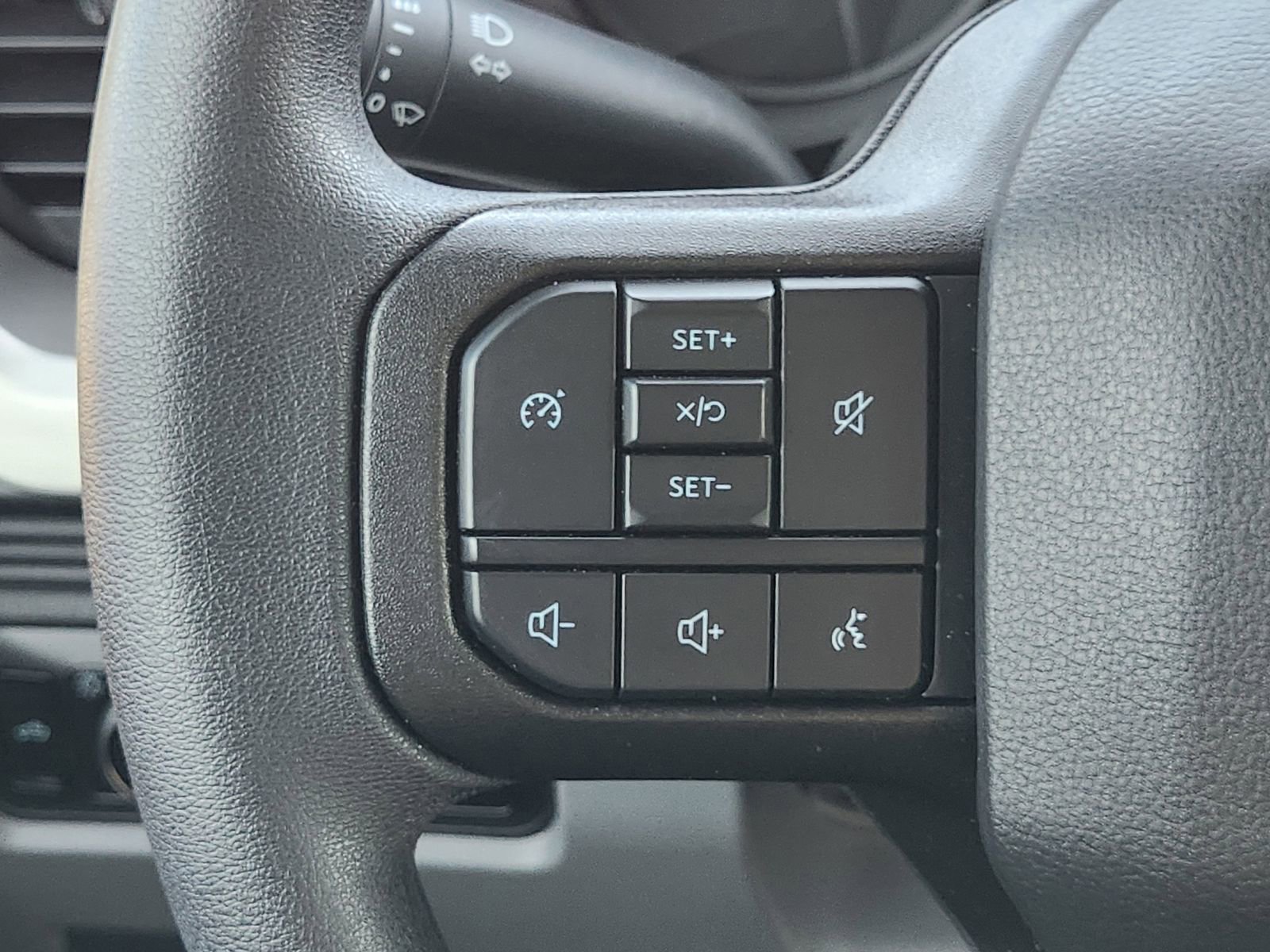 Used 2025 Ford F250 XLT w/ FX4 Off-Road Package AWD/4WD image 30