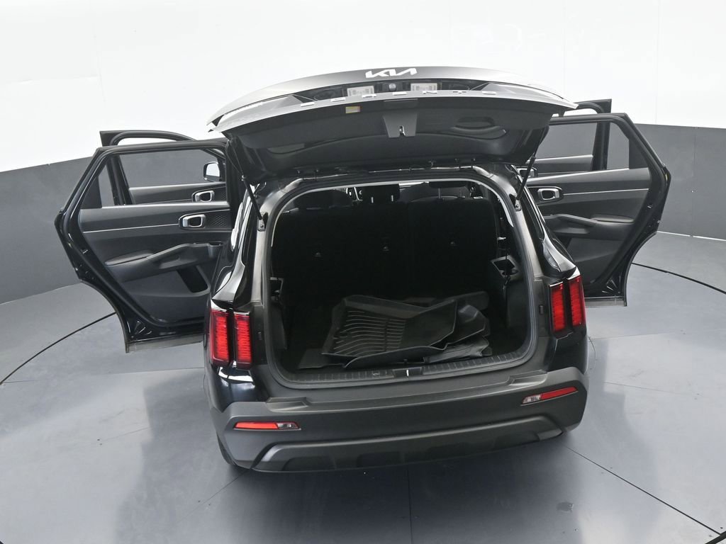 Used 2022 Kia Sorento LX image 65