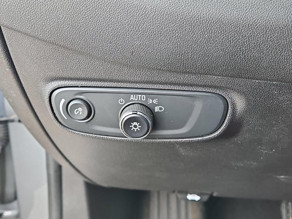 Used 2024 Chevrolet Equinox LT FWD image 26