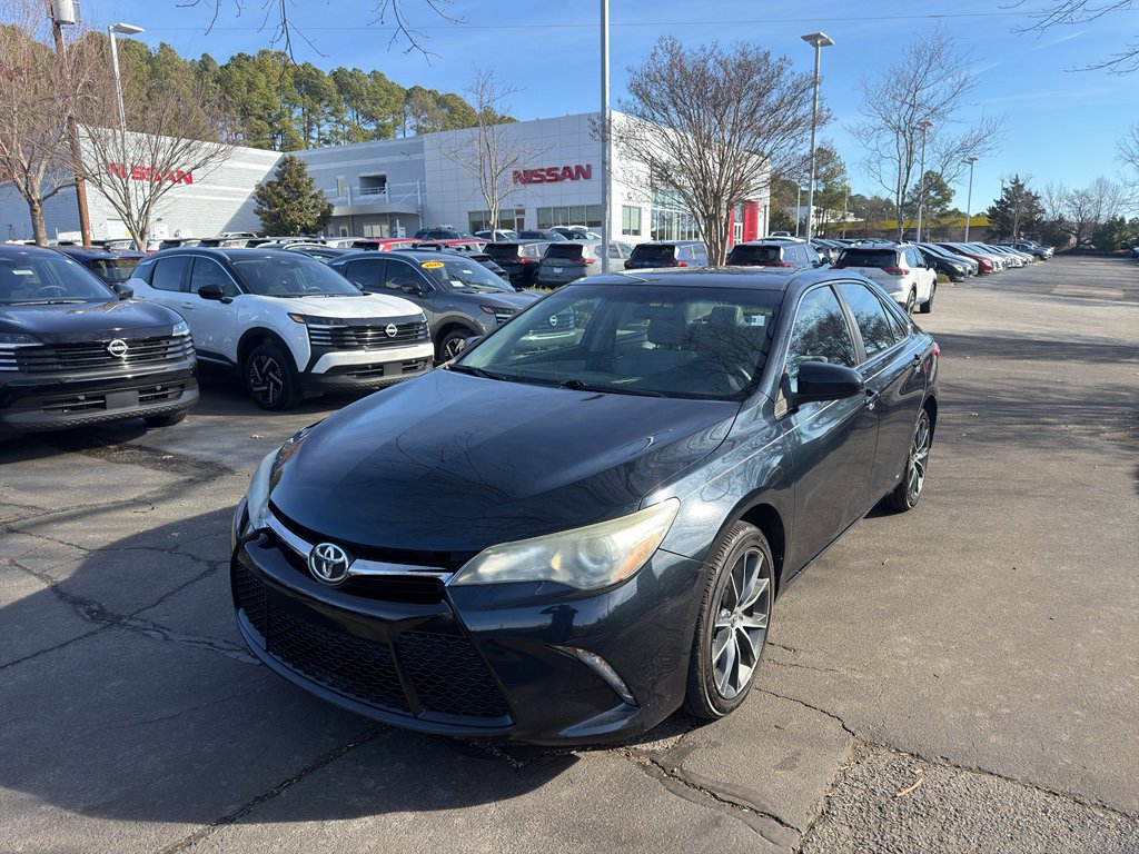 Used 2015 Toyota Camry XSE image 3