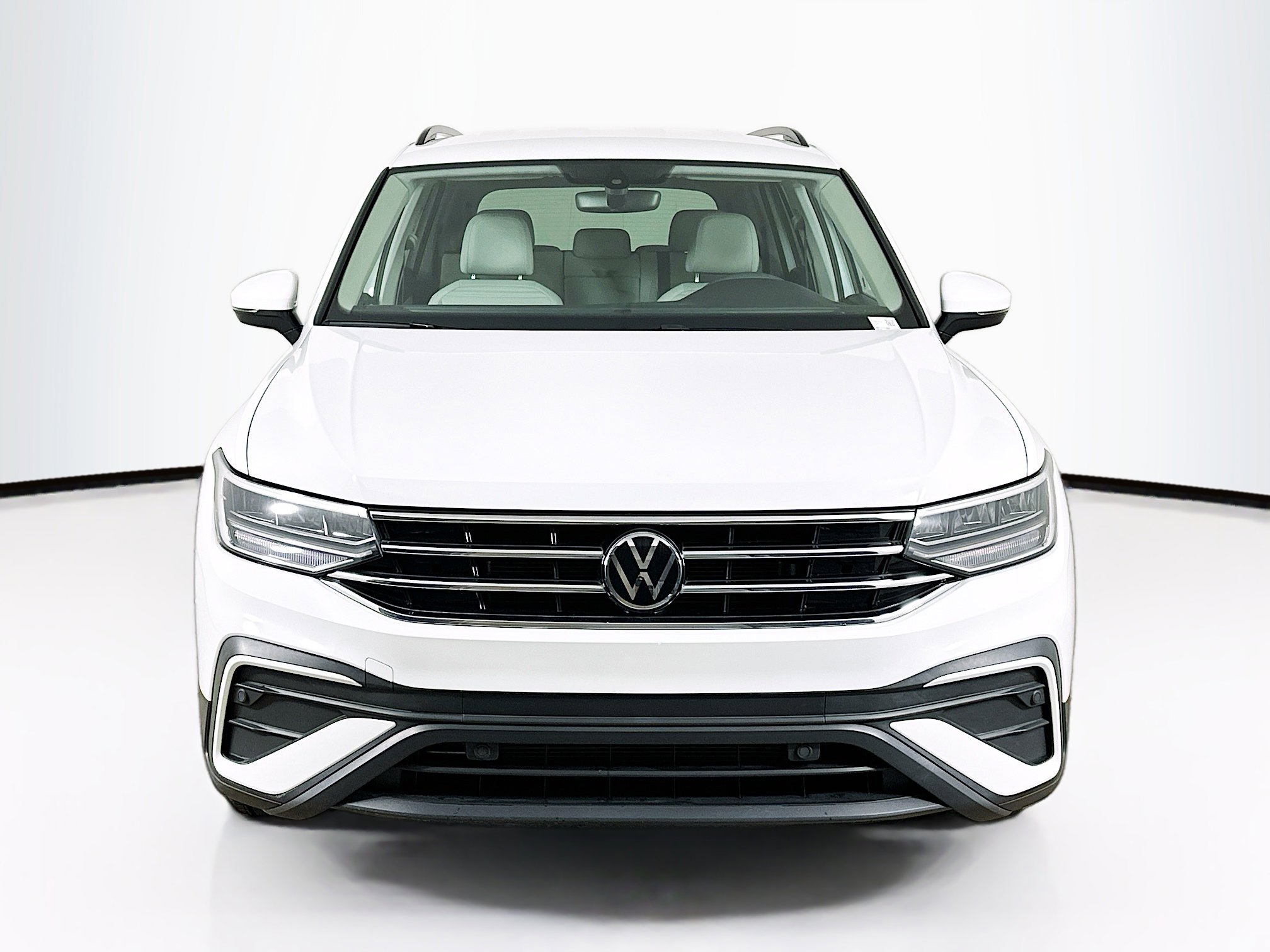 Used 2023 Volkswagen Tiguan S image 2