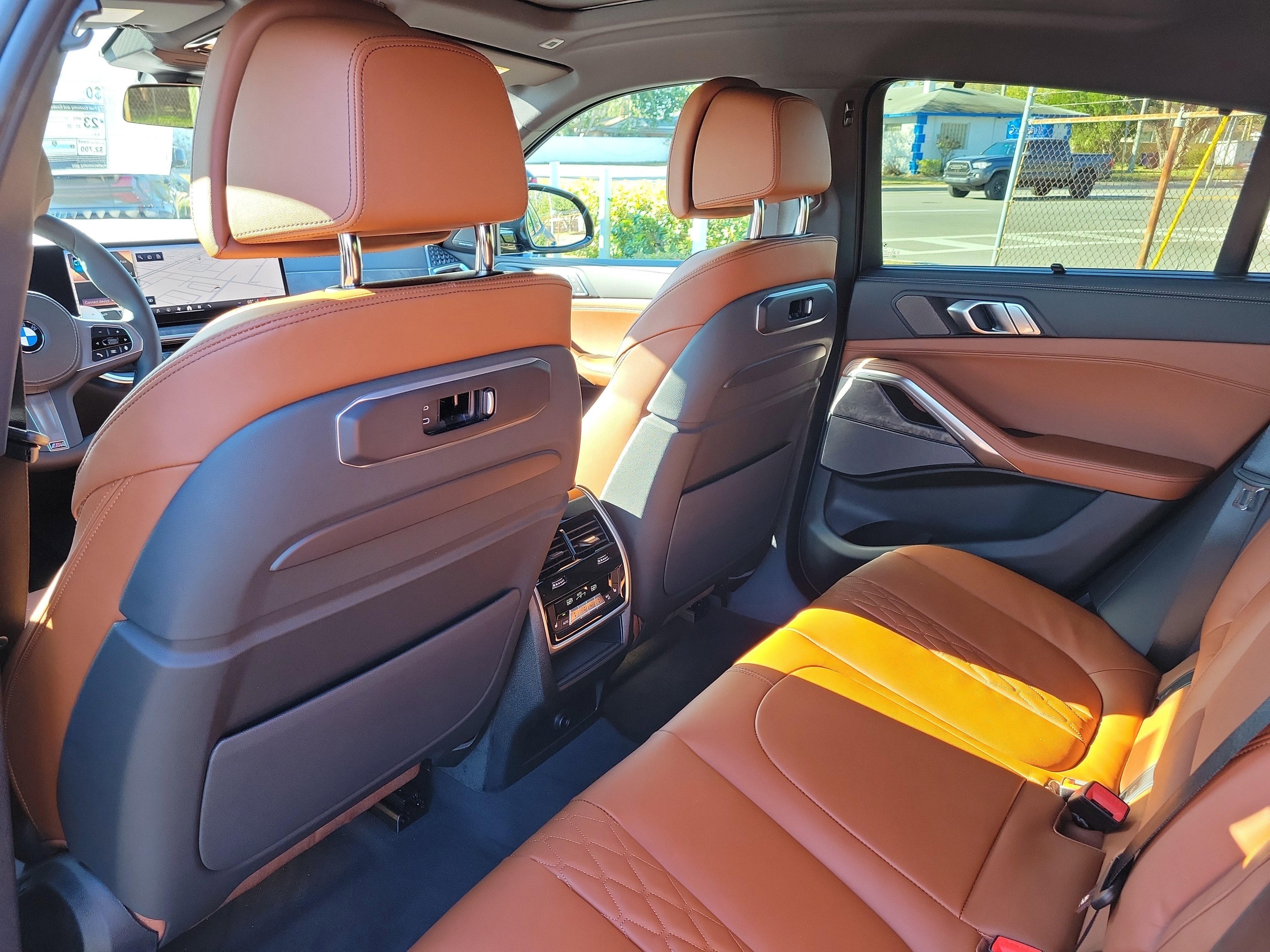 New 2026 BMW X6 xDrive40i w/ Executive Package image 9