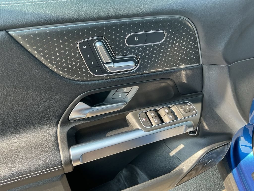 Certified 2024 Mercedes-Benz GLB 250 4MATIC image 17