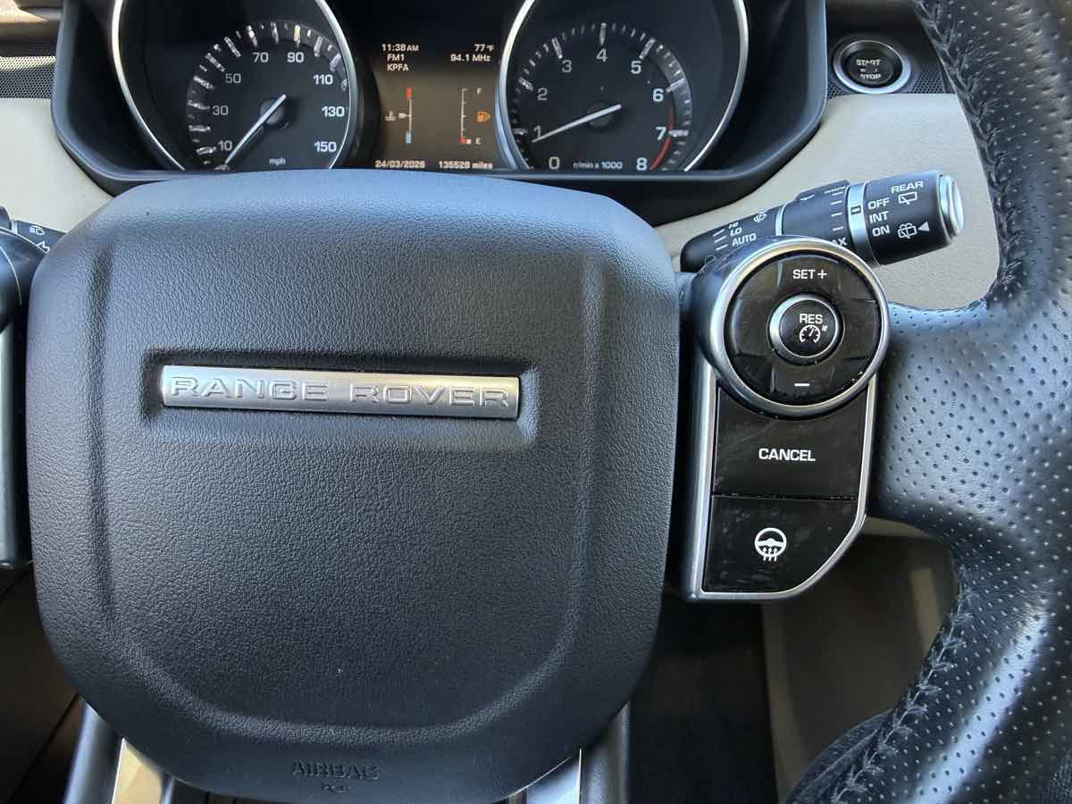 Used 2015 Land Rover Range Rover Sport HSE image 34