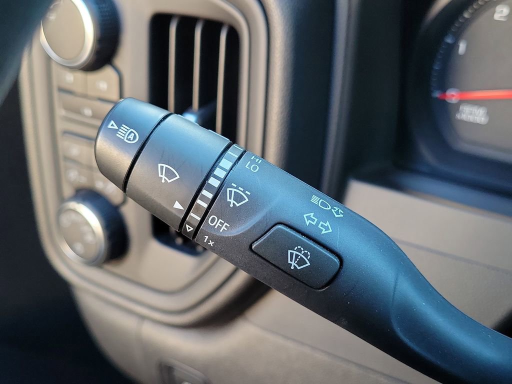 Used 2025 Chevrolet Silverado 2500 Custom w/ Custom Value Package image 13