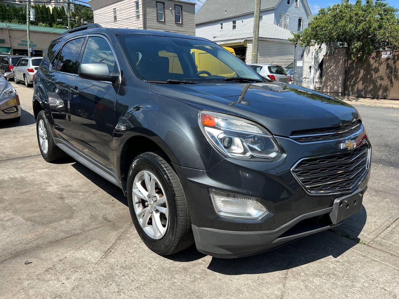 Used 2017 Chevrolet Equinox LT FWD image 3
