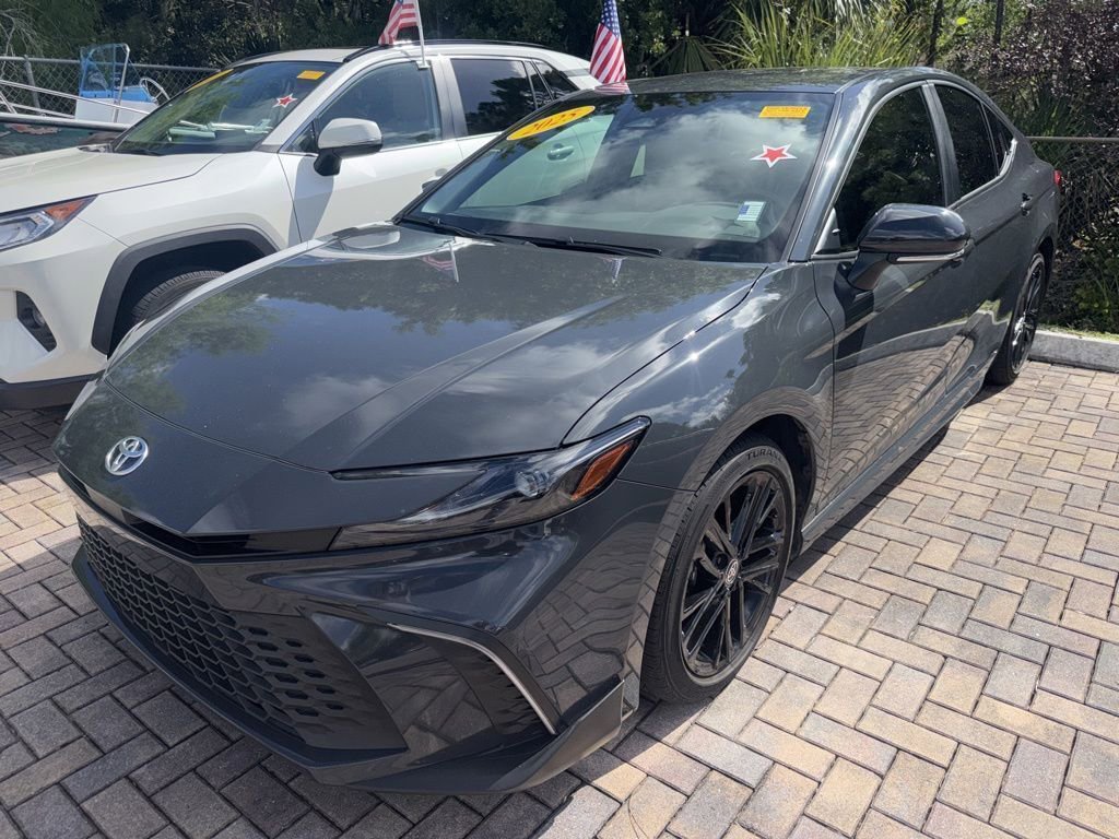 Used 2025 Toyota Camry SE w/ Convenience Package FWD image 3