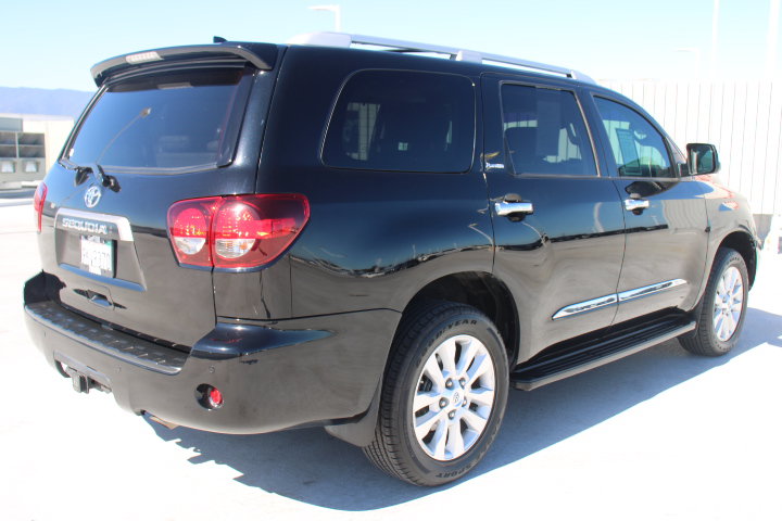Used 2020 Toyota Sequoia Platinum AWD/4WD image 3