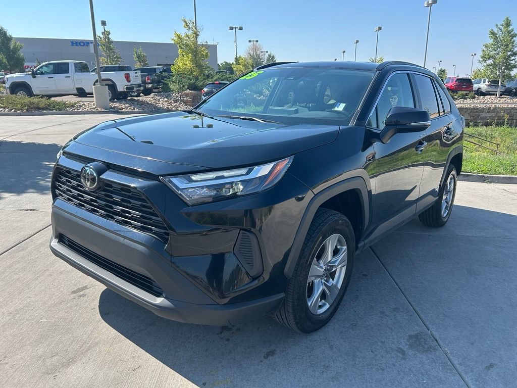 Used 2025 Toyota RAV4 XLE AWD/4WD image 3