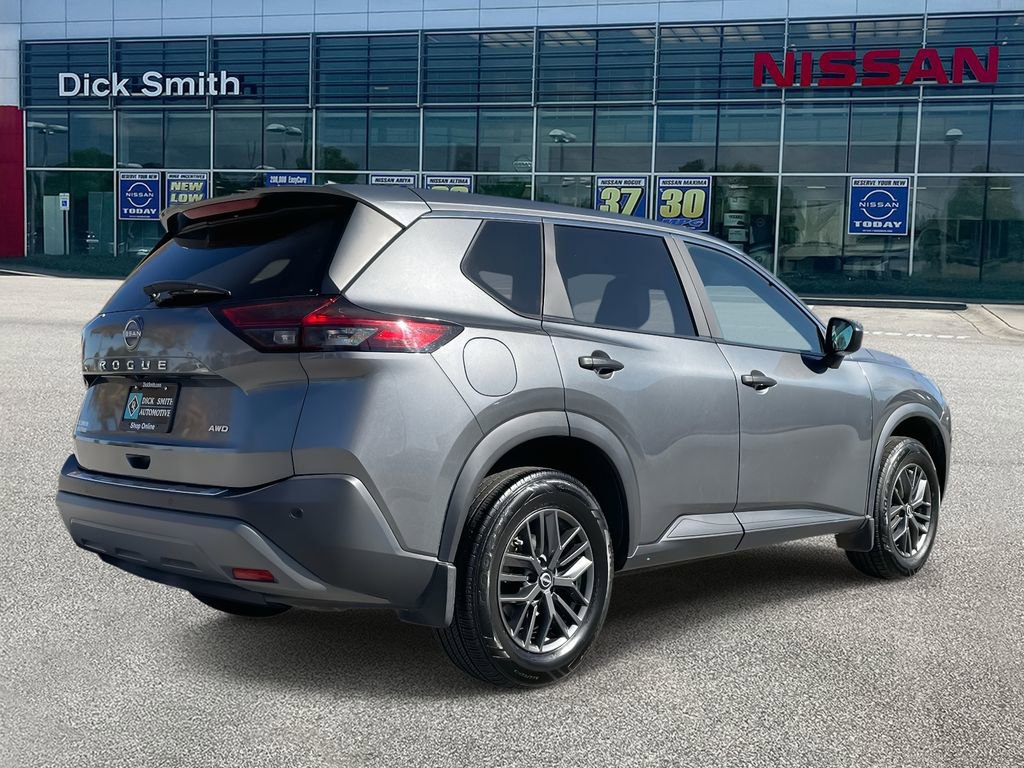 Used 2023 Nissan Rogue S AWD/4WD image 6