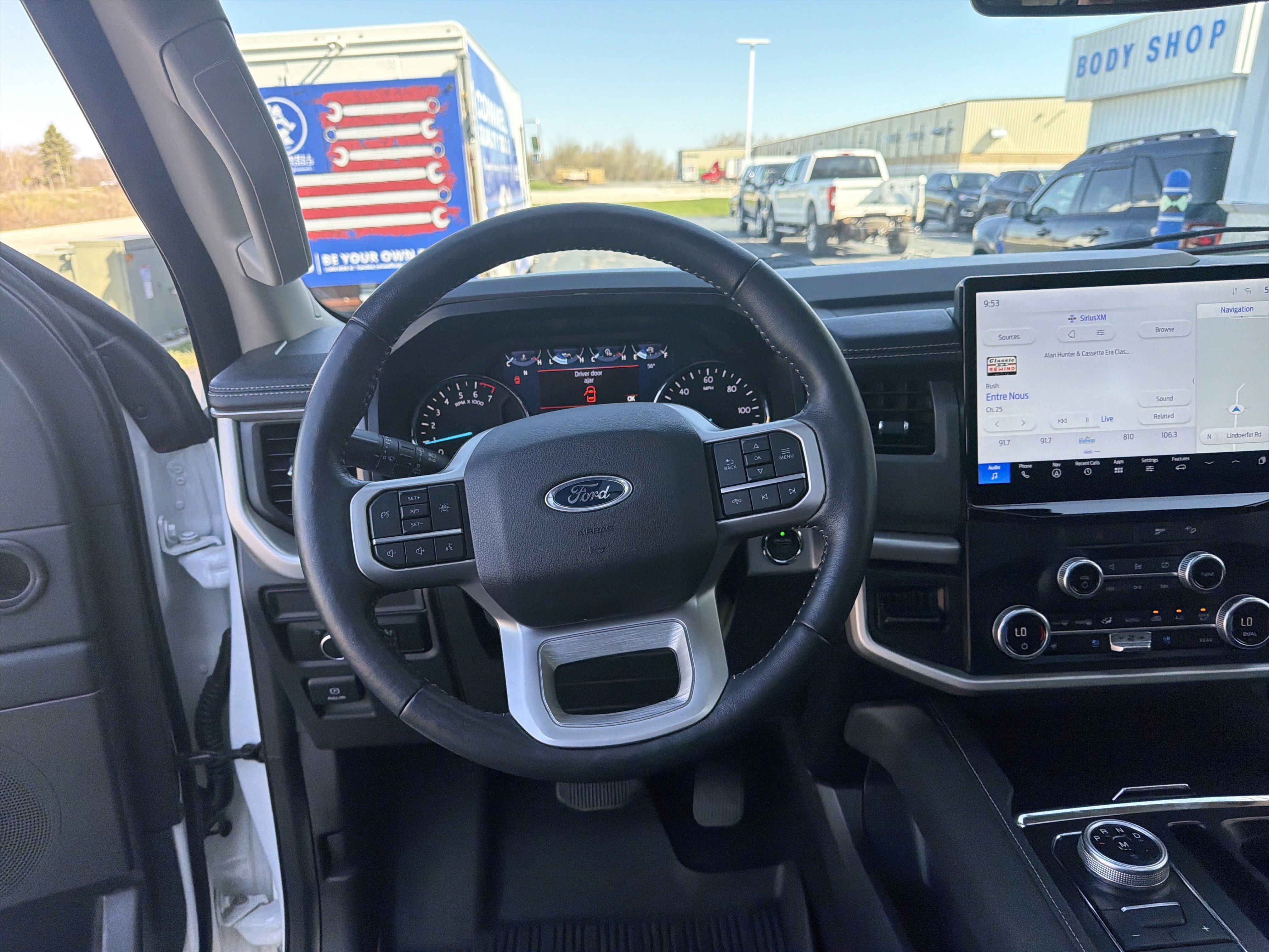 Used 2023 Ford Expedition XLT AWD/4WD image 29