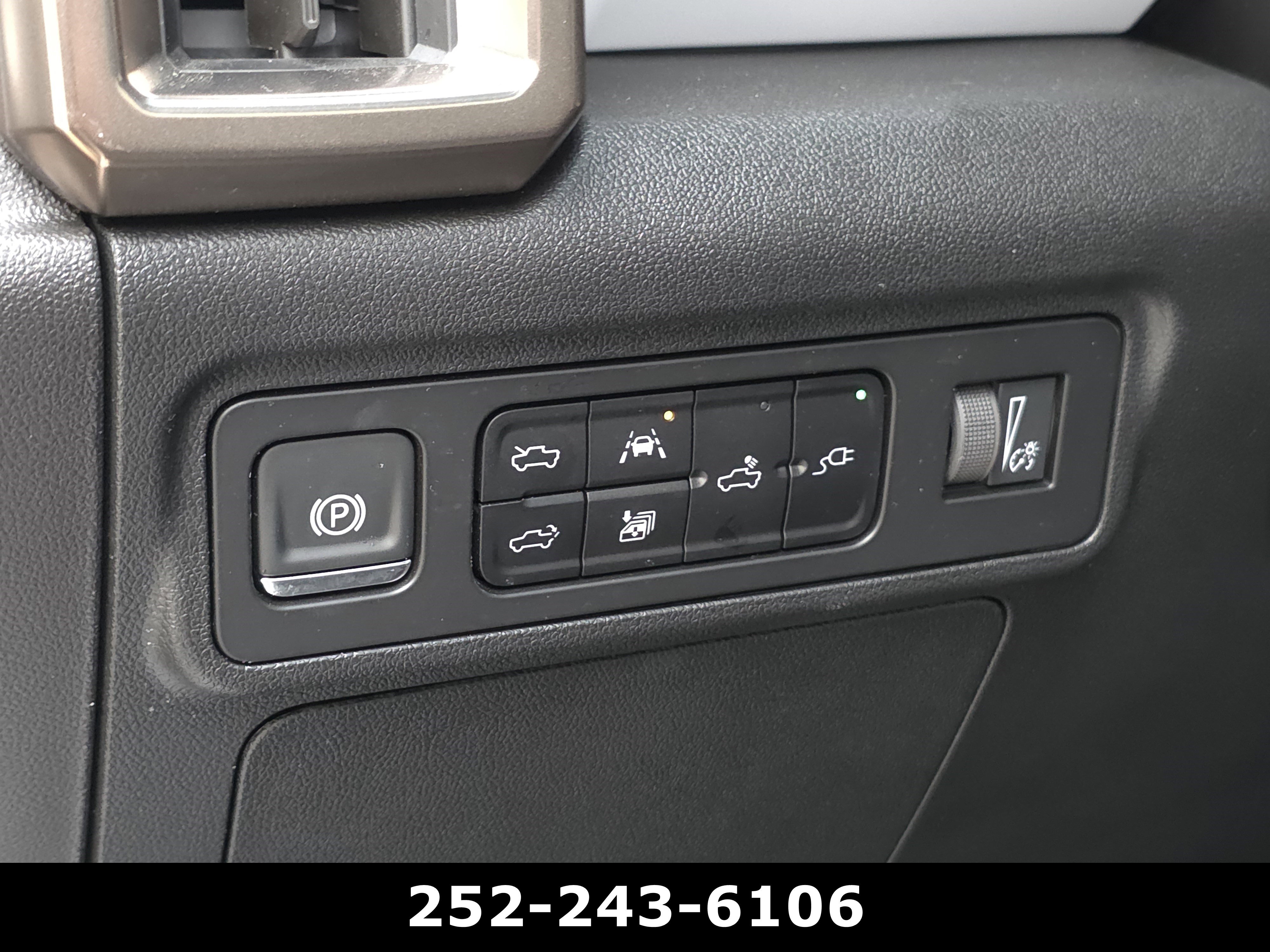 Used 2025 GMC Hummer EV 3X AWD/4WD image 39