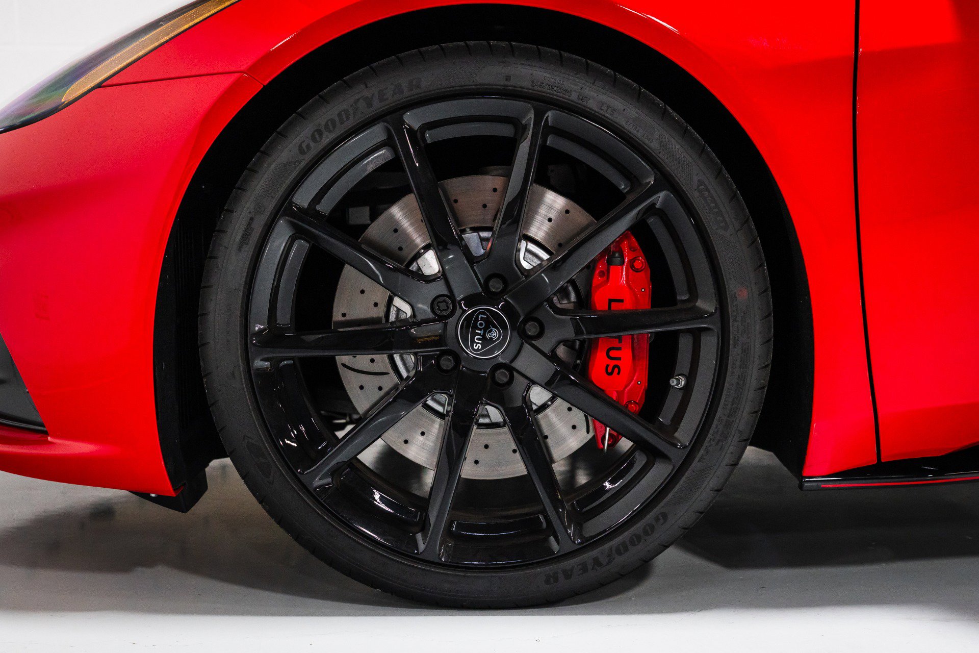 Used 2026 Lotus Emira SE RWD image 9