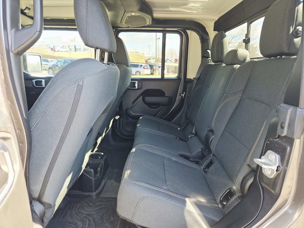 Certified 2025 Jeep Gladiator Sport image 12