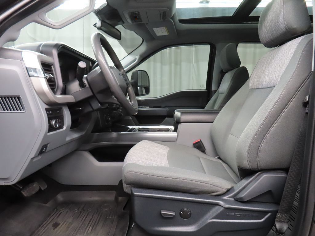 Used 2023 Ford F250 XLT w/ XLT Premium Package AWD/4WD image 13