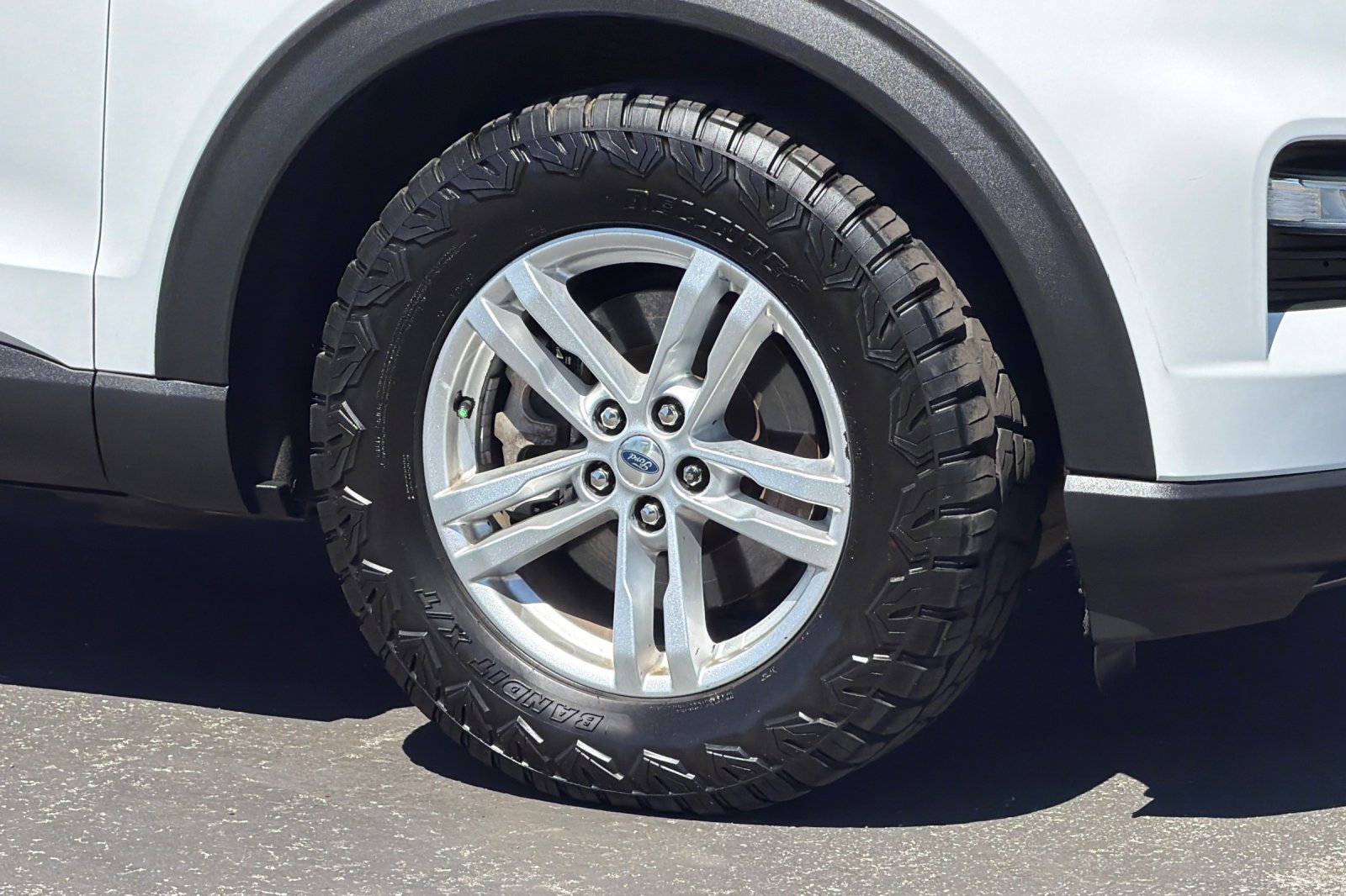 Used 2020 Ford Explorer XLT w/ Equipment Group 202A RWD image 40
