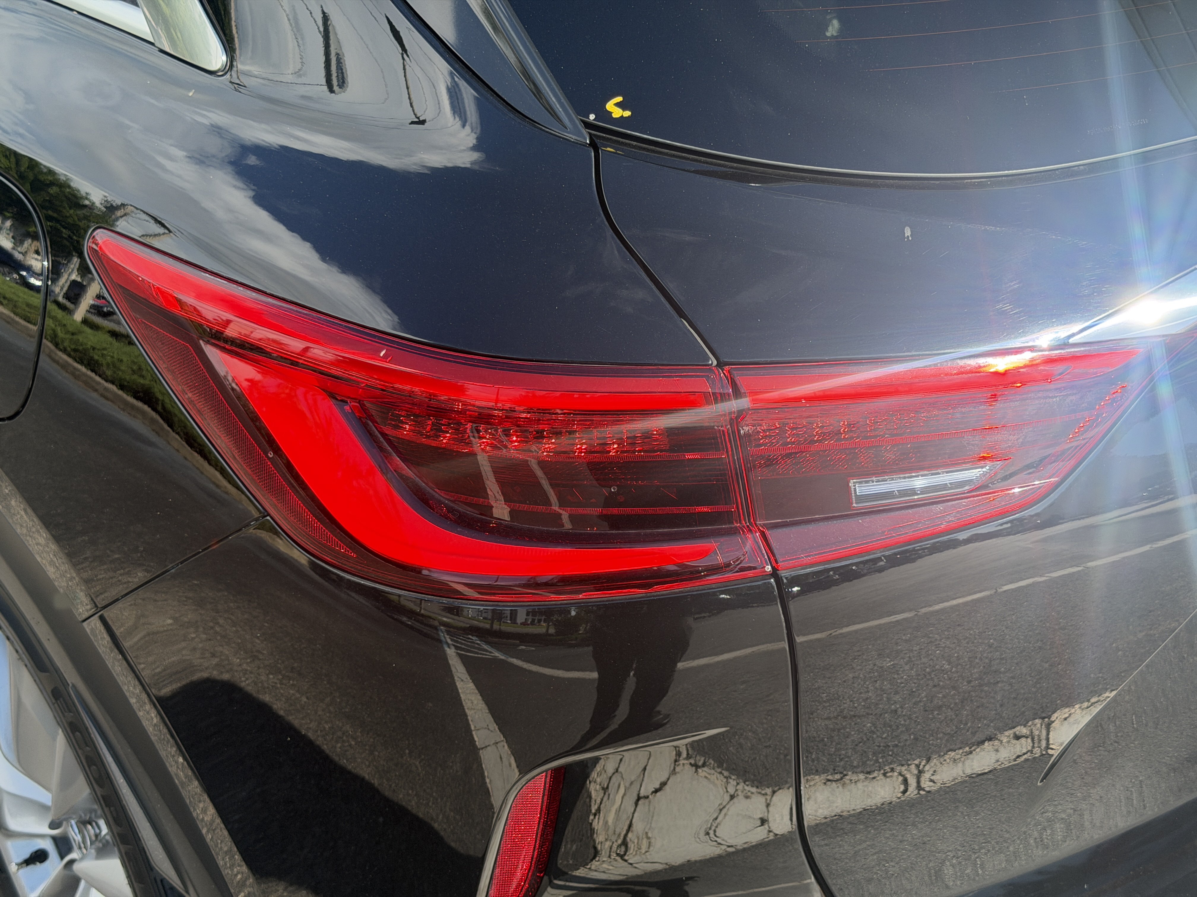 Certified 2021 INFINITI QX50 Essential FWD image 9