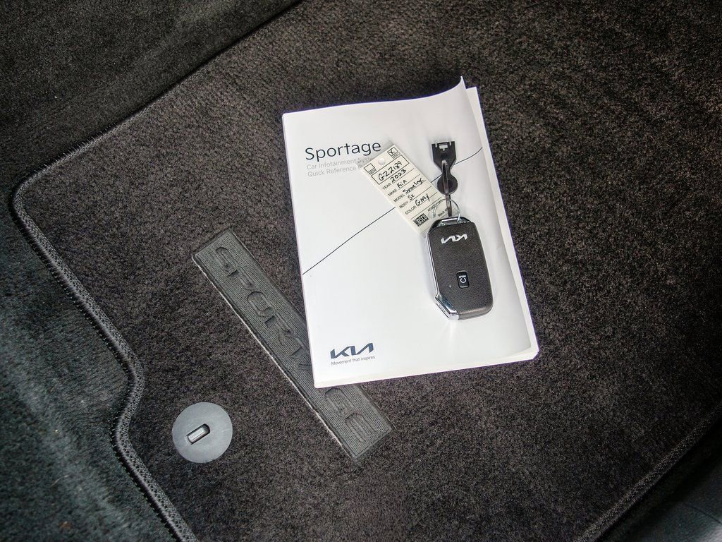 Used 2023 Kia Sportage SX image 38