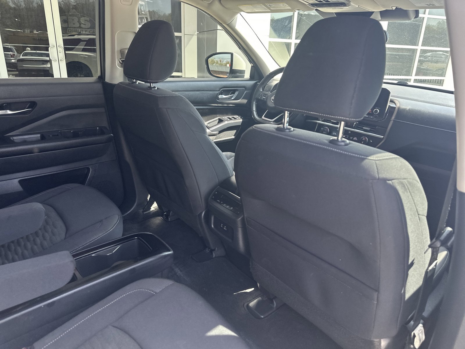 Used 2022 Nissan Pathfinder SV w/ SV Premium Package image 30