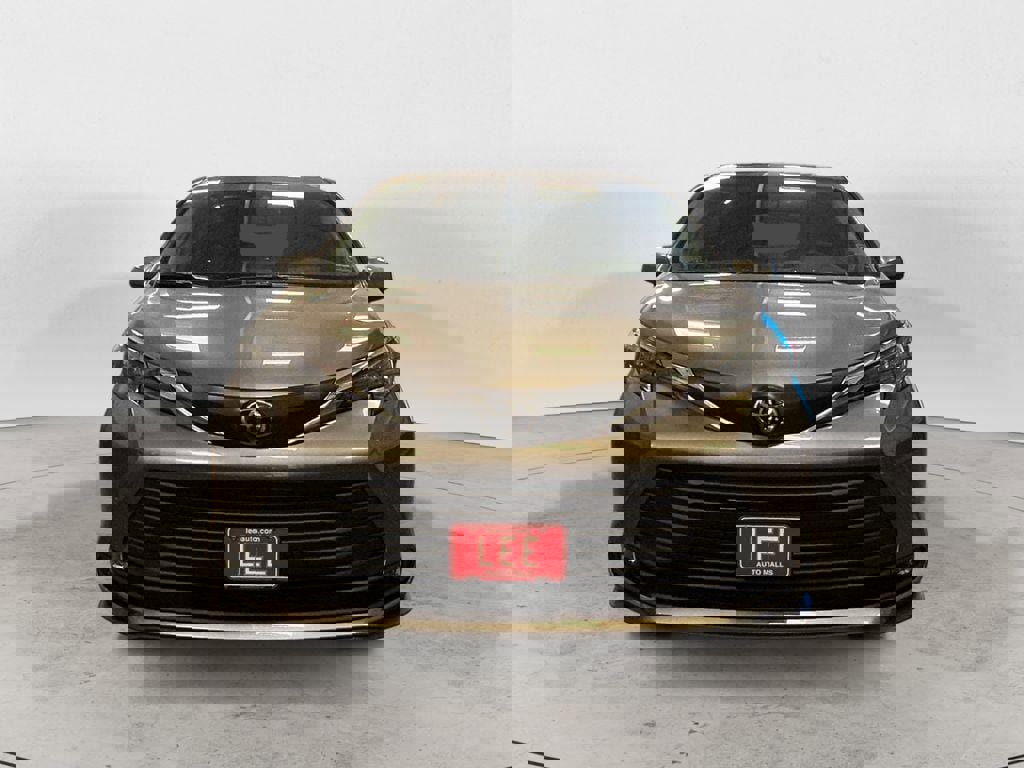 New 2026 Toyota Sienna XLE image 8