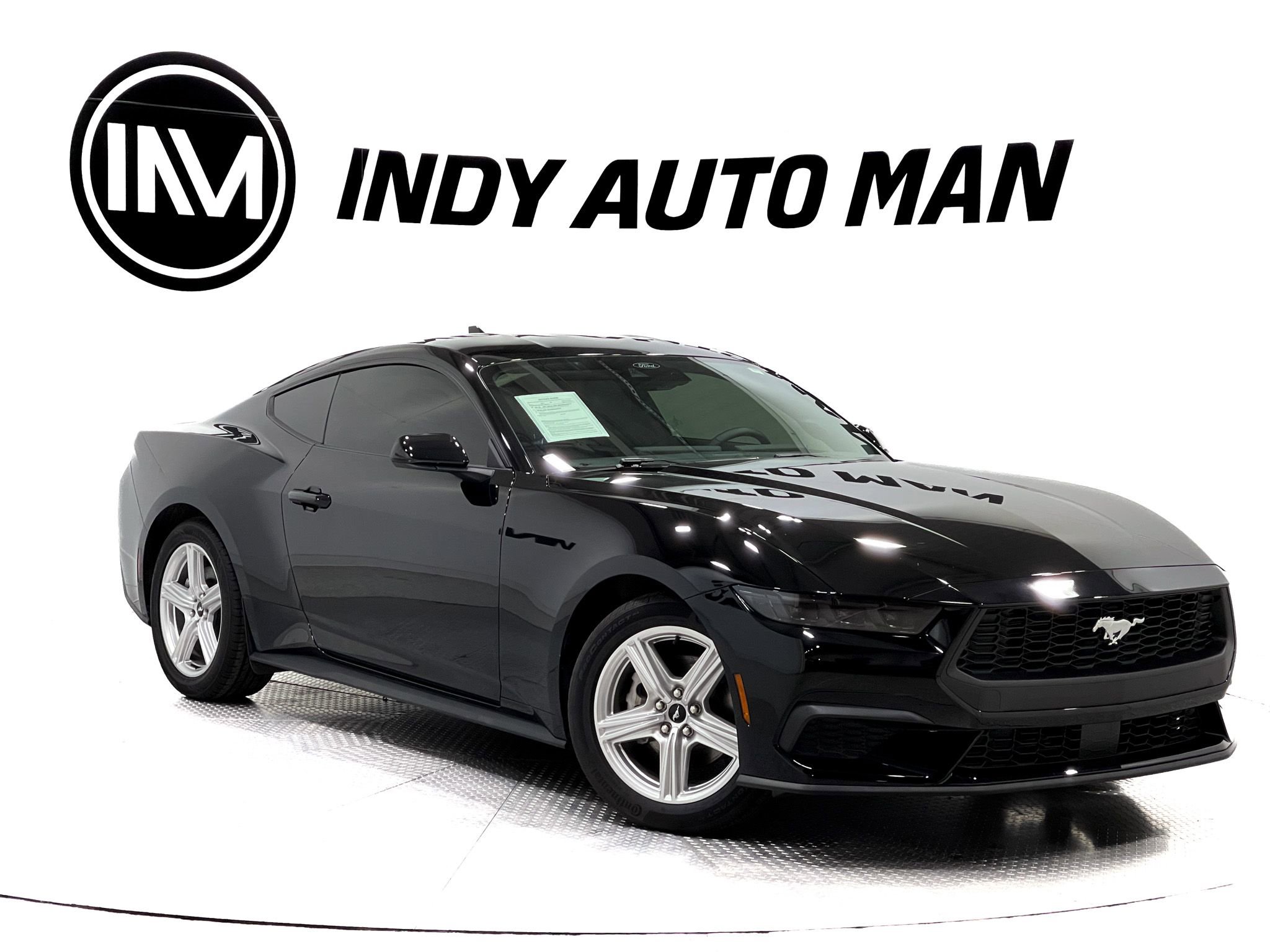 Used 2026 Ford Mustang Coupe RWD image 2